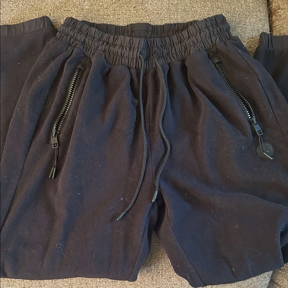 Vuori Navy Jogger Pants with Zipper Details
